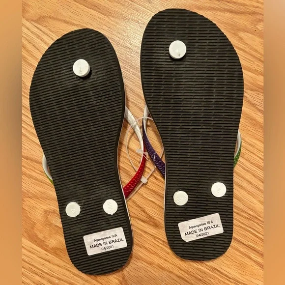 Havaianas Pride Rainbow Flip Flops Sandals NWOT Colorful Unisex Slim - Picture 6 of 6